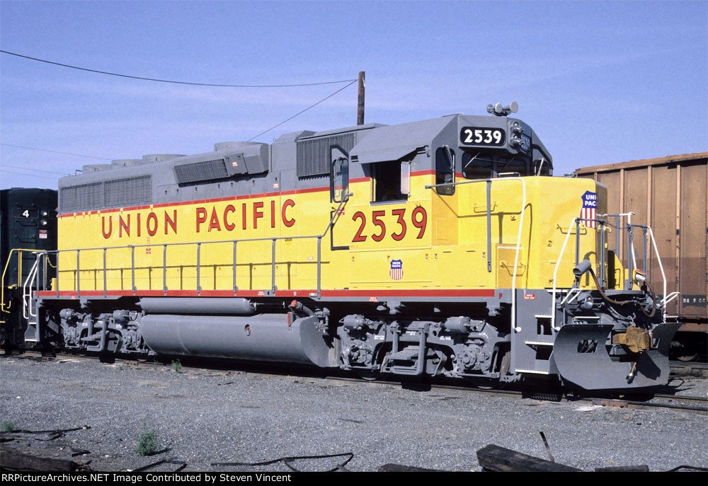 Union Pacific MPI rebuilt GP38-2 #2539 here assigned to Camas Prarie RR. Ex MILW GP40.